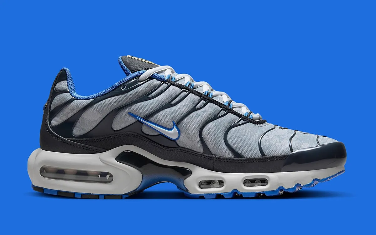 Nike Air Max Plus Social F.C.